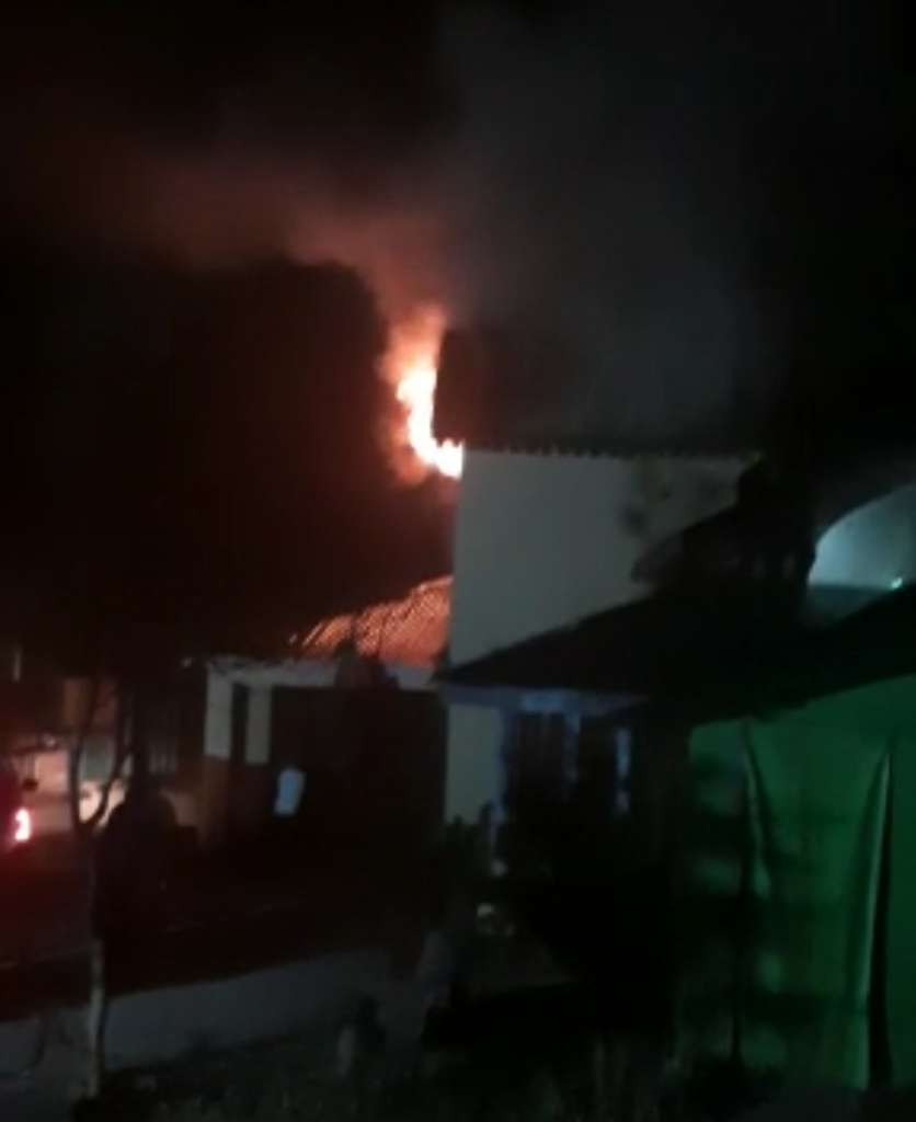 बड़ी घटना- पर्यटन नगरी नैनीताल के इस क्षेत्र में लगी अचानक आग, देखिए इस वीडियो में कैसे अग्निशमन विभाग की टीम ने आग पर पाया काबू