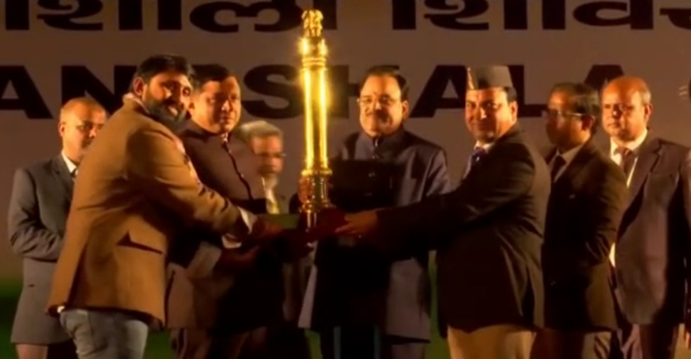 दिल्ली में उत्तराखण्ड की झांकी को देश में प्रथम स्थान के लिये किया गया सम्मानित, देखिए वीडियो